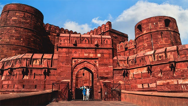 Red fort historic places to visit in Agra