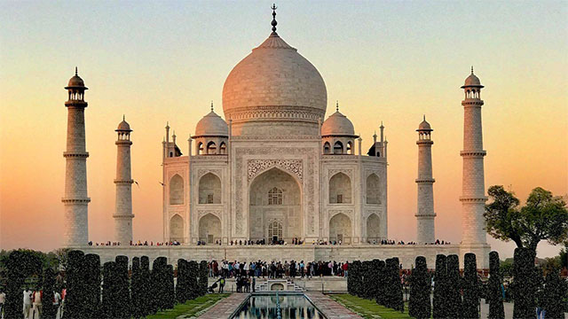 Taj Mahal one of the best place to visit in Agra